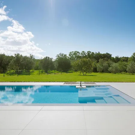 Holiday home Amazing In With Heated Swimming Pool