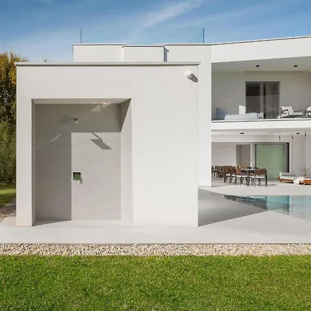 Amazing In With Heated Swimming Pool Holiday home