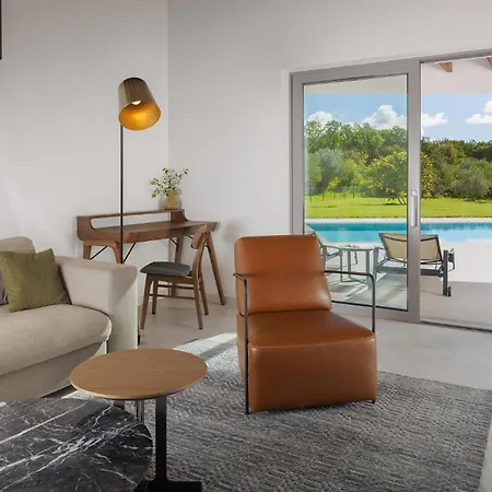 Holiday home Amazing In With Heated Swimming Pool Gajana